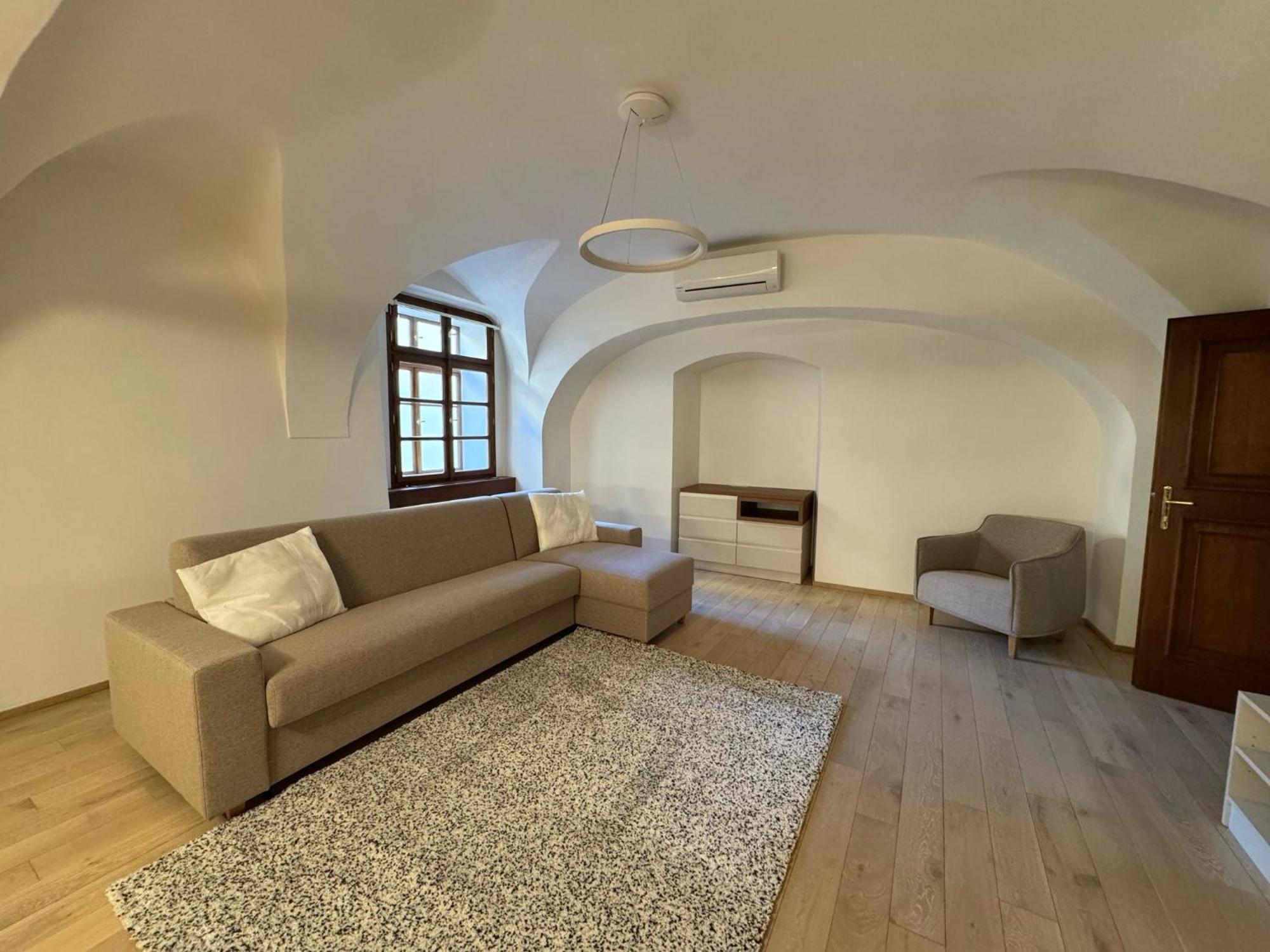 U 3 Pstrosu 4* Prag