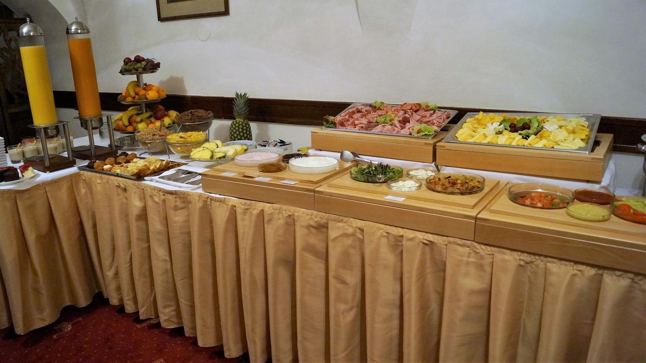 Hotel U 3 Pstrosu Prag
