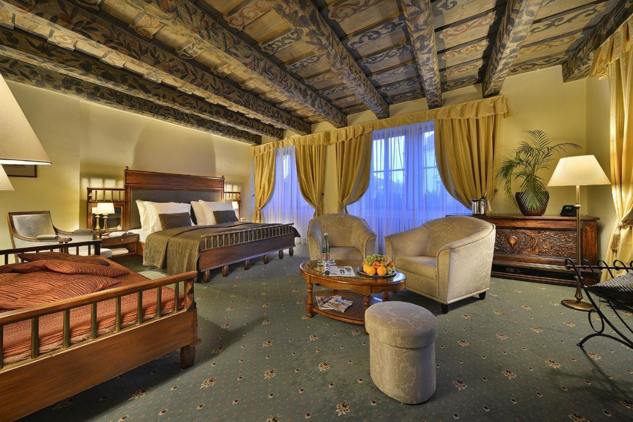 U 3 Pstrosu 4* Prag